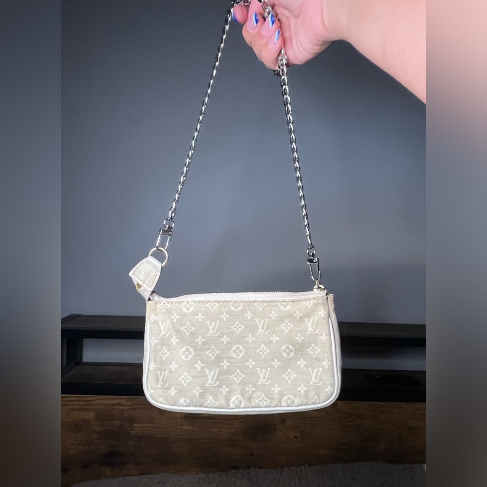Louis Vuitton Lin mini Pouchette